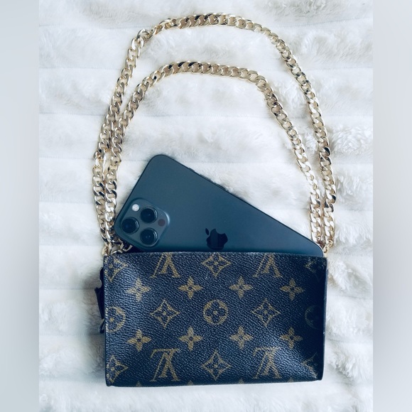 Louis Vuitton Monogram Pochette Small - Picture 1 of 10